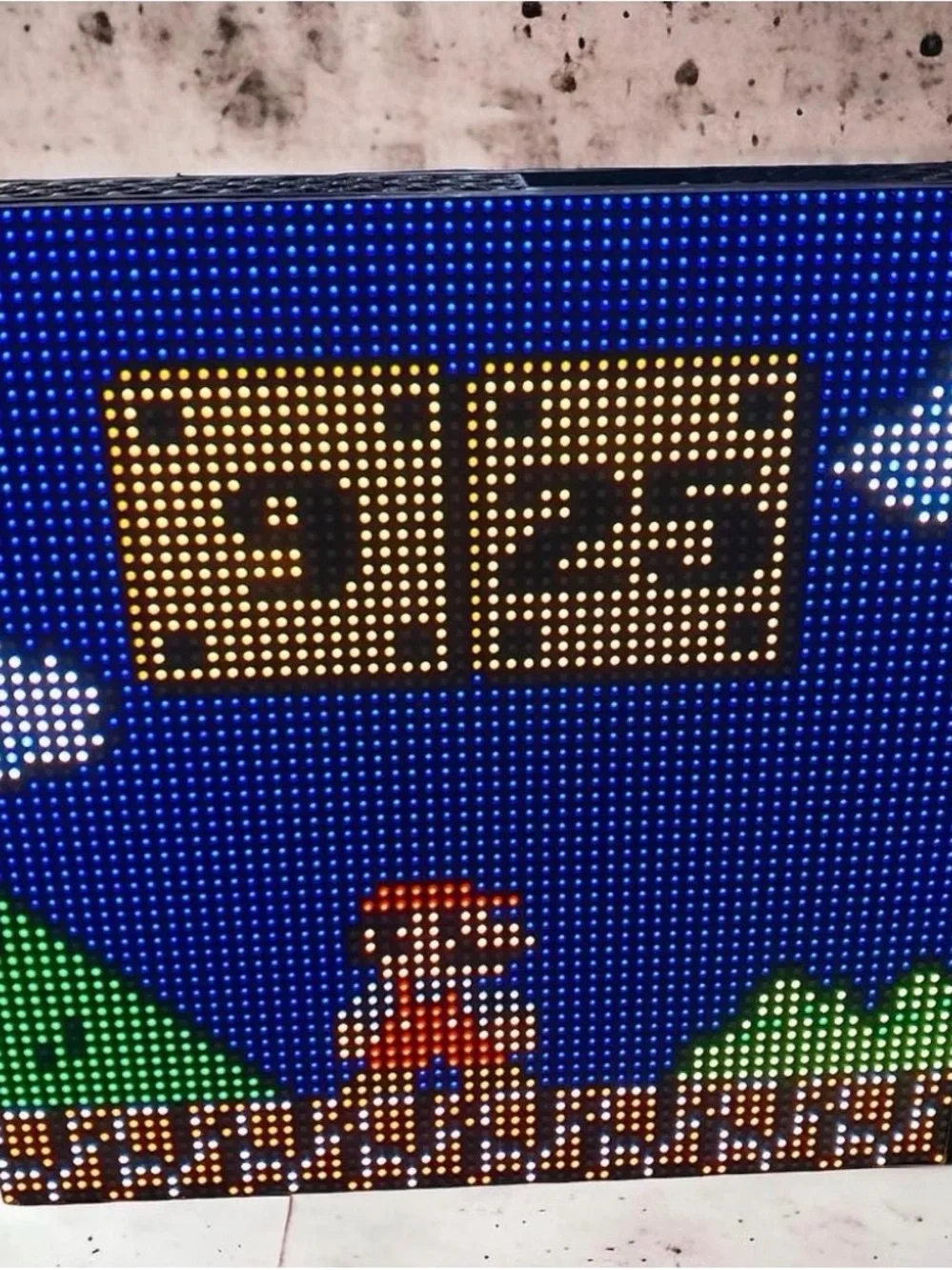 *Nintendo’s Super Mario Animated Pixel Art Wall Clock*